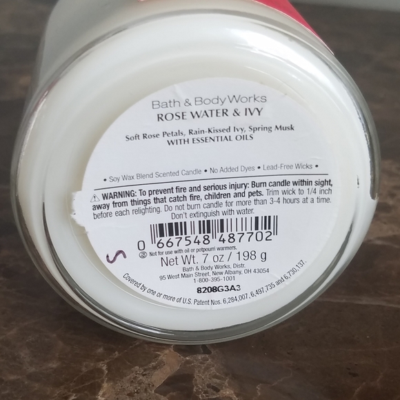 Rose Water and Ivy Candle - Picture 3 of 4